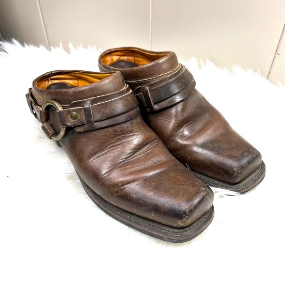 🚫SOLD! |•FRYE•| Leather Belted Harness Mule Boot - Picture 10 of 15